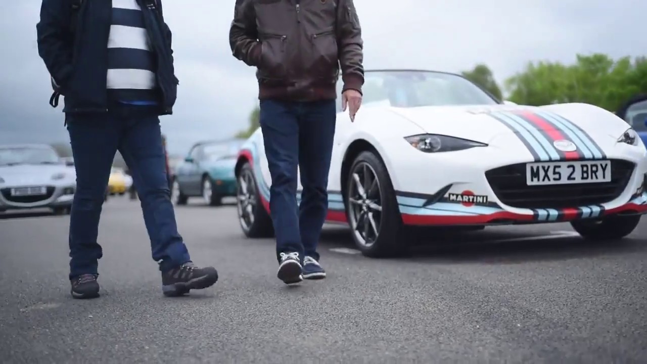 Brian and his Martini wrap MX-5 mk4