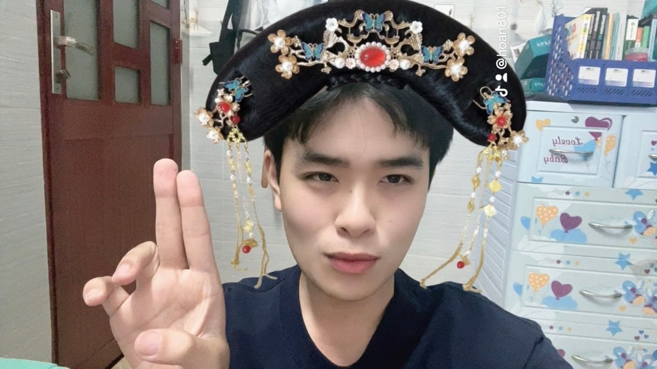 Thần Thiếp Muốn Tố Cáo