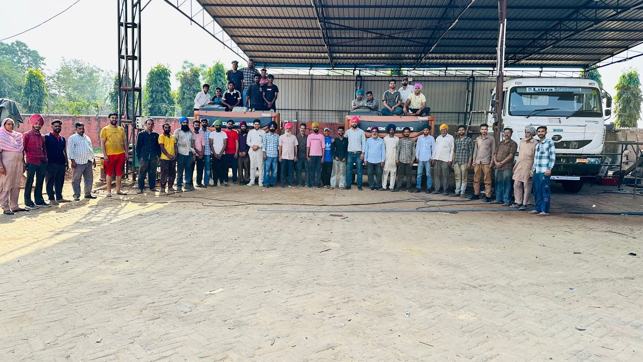 GILL TRUCK WORK SHOP MAI Sabi  Karigar Ne ki safai @gilltruckbody ￼