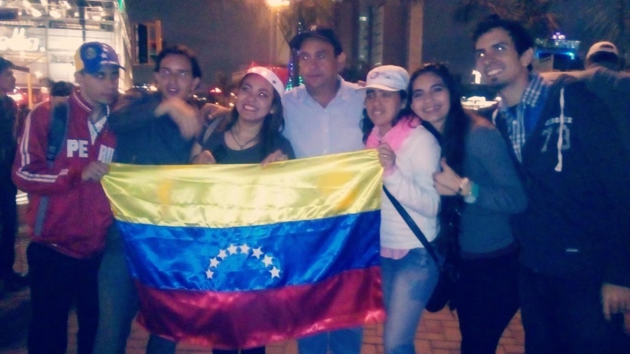 Venezolanos dan las Gracias a Perú | Venezolanos reunidos | Shakira Derteano