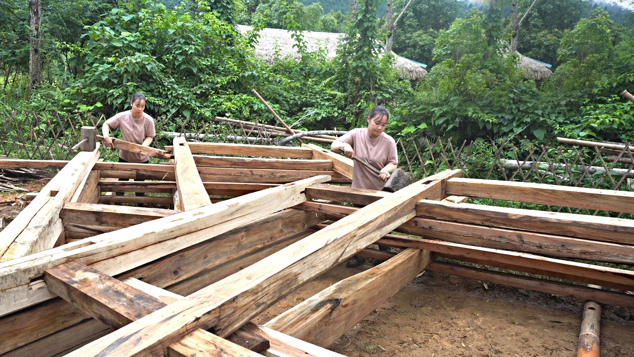 Timelapse: 386 Days as a Single Mother Overcomes Hardship and Builds a Wooden House in the Forest.