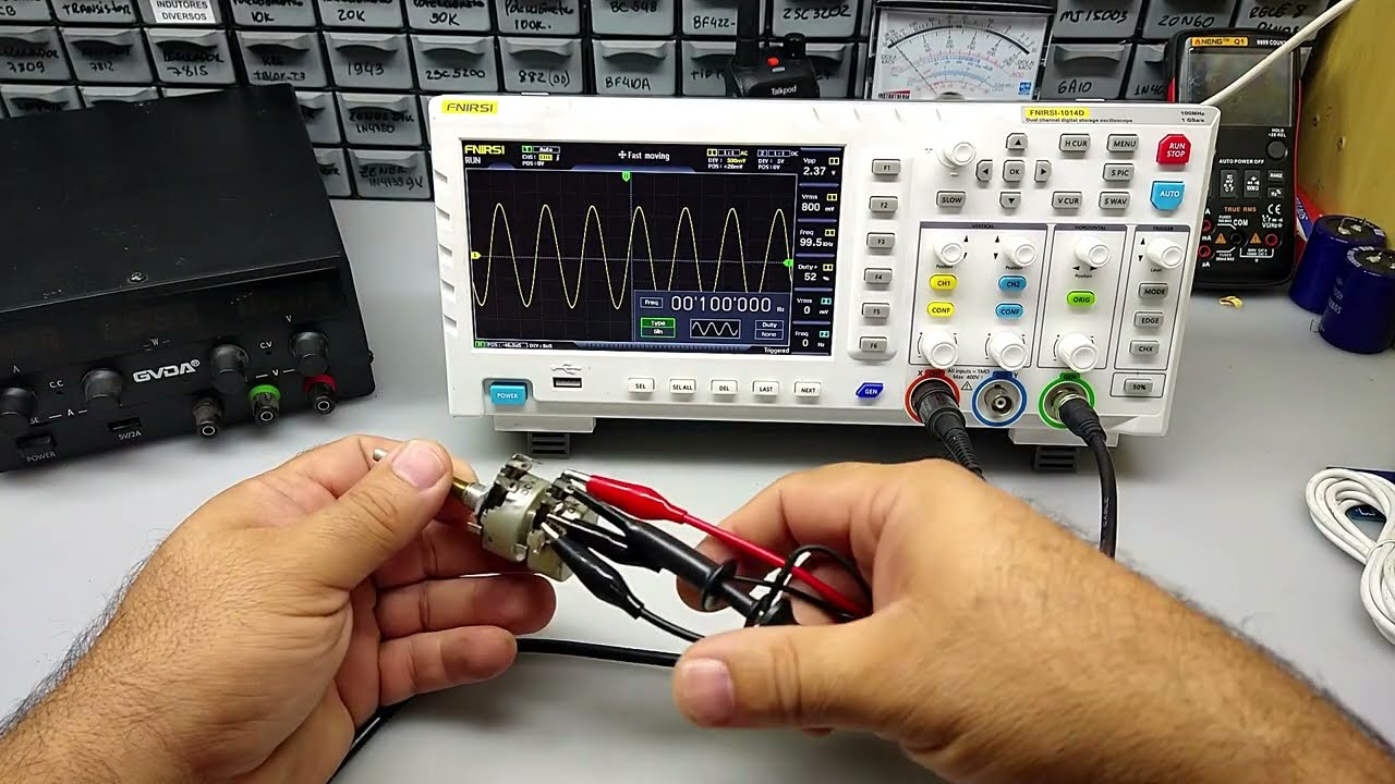 Como ajustar a Amplitude do Sinal do Gerador do Osciloscopio Fnirsi 1014D