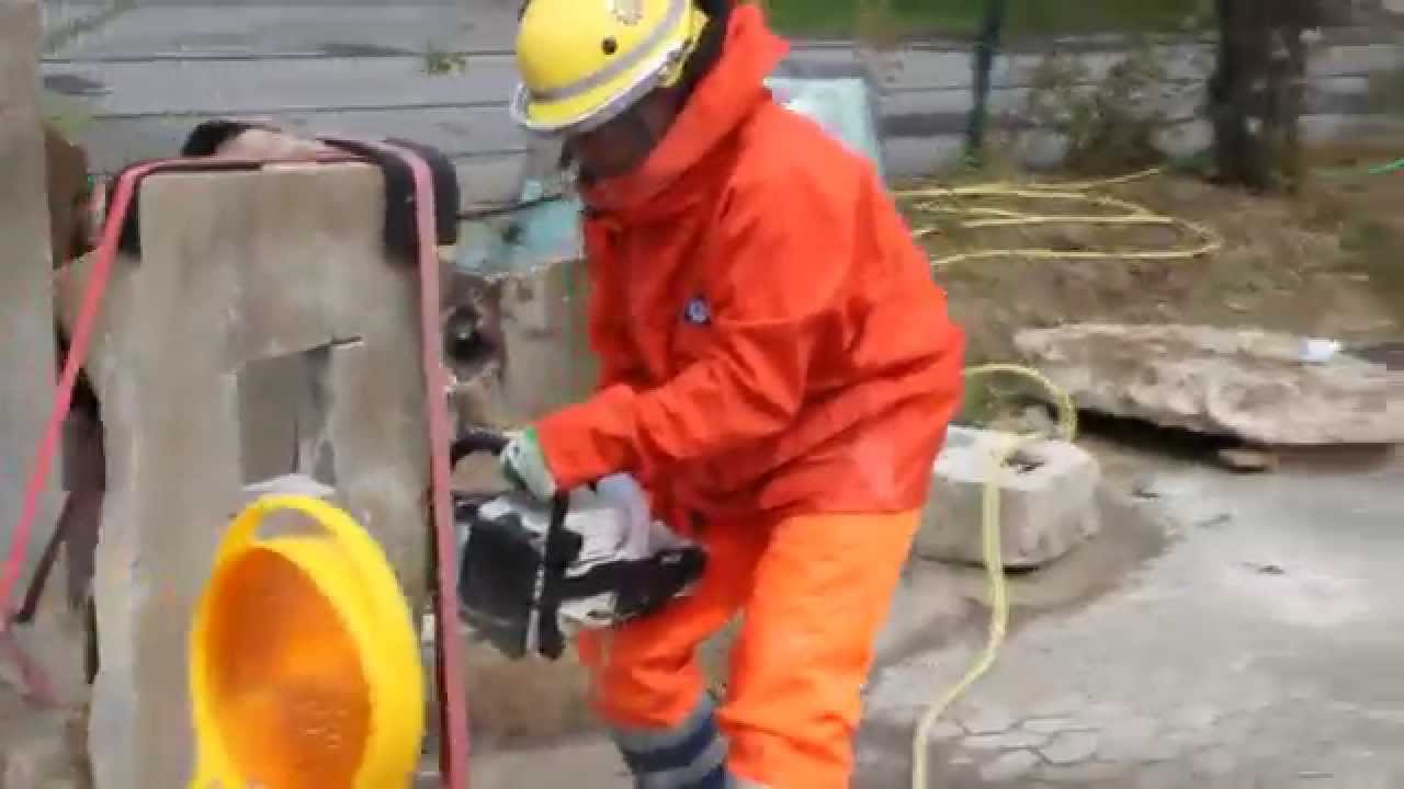 THW Lüdenscheid an der Betonkettensäge (in NRW zur Zeit einmalig)