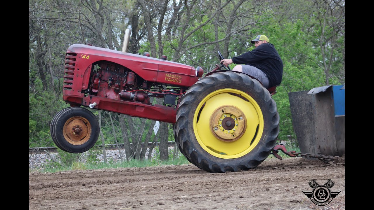 4500 antique farm tractor pulling