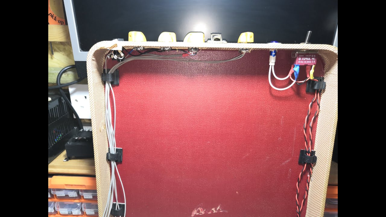 Guitar Tube/Valve Amplifier born out of Vintage record Player Bush RP20 Becomes Vintage Guitar Amp