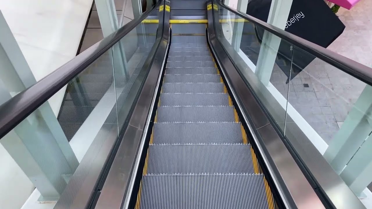 EPIC FAIL Schindler escalators near Neiman Marcus Shops @ Merrick Park Coral Gables, FL