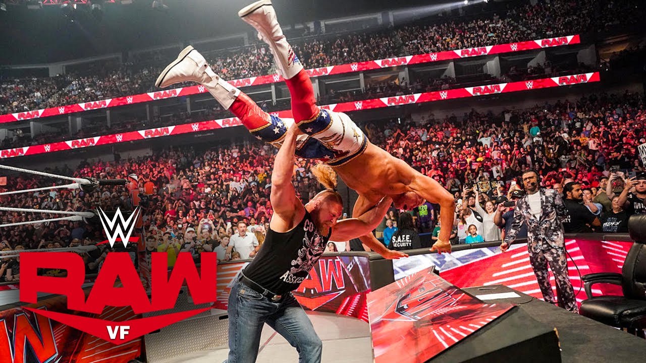 Brock Lesnar écrase Cody Rhodes à travers la table des commentateurs :  Raw, 8 mai 2023