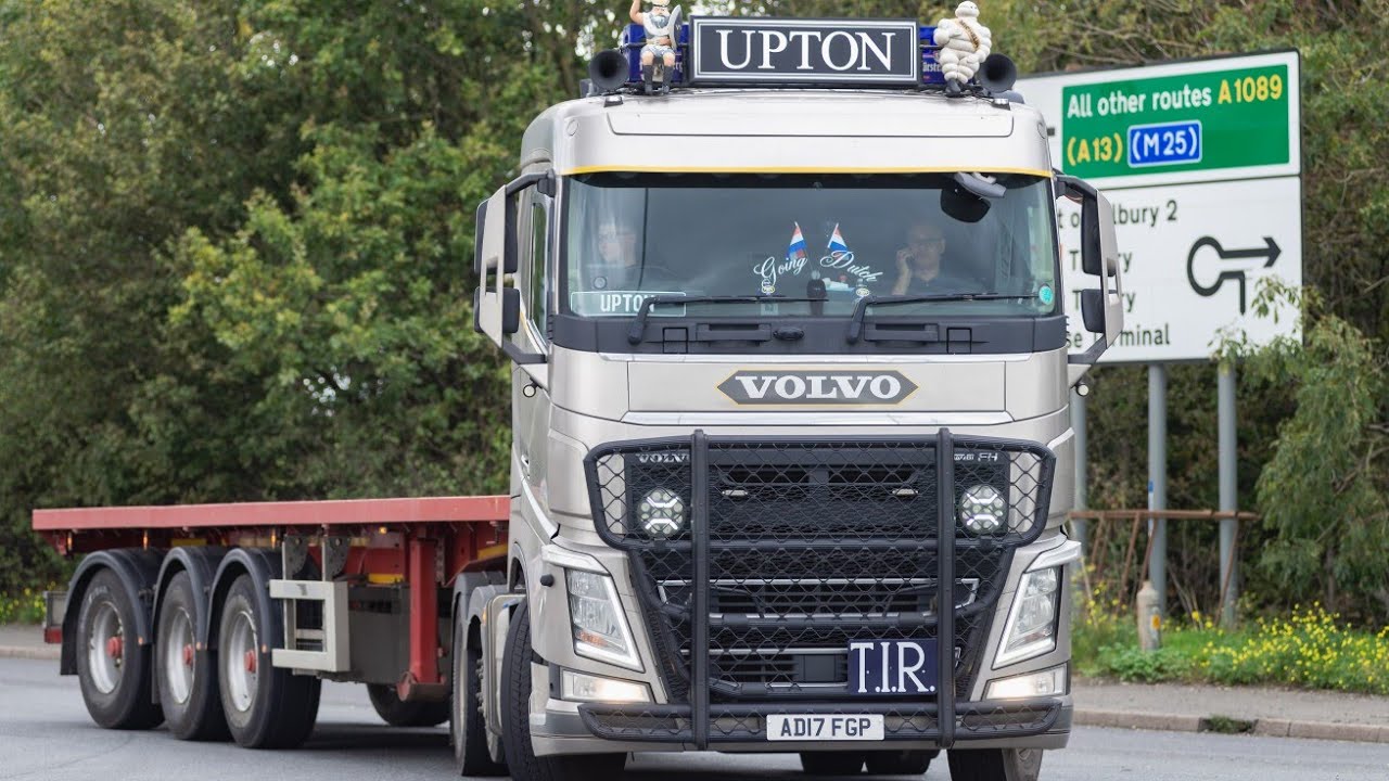 Truck Spotting @ Tilbury on a busy day.