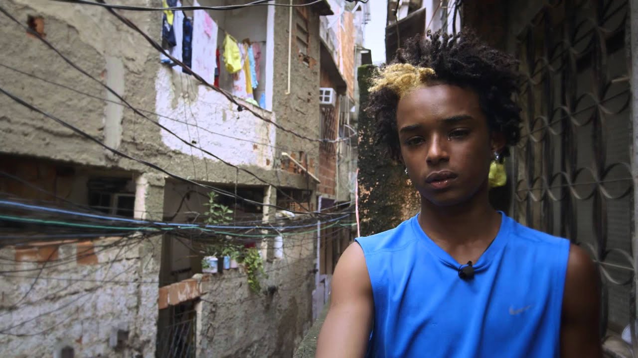 Jacarezinho - Jugendliche in der Favela von Rio de Janeiro
