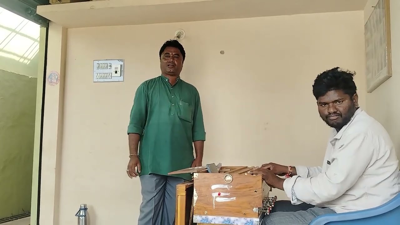 గుంతకల్.వెల్డింగ్ రఘురాంగారి.ప్రాక్టీసు లో23.12.24పాడిన పద్యం.మొలగవళ్లి రవి 6301864637.hm. తిక్కయ్య