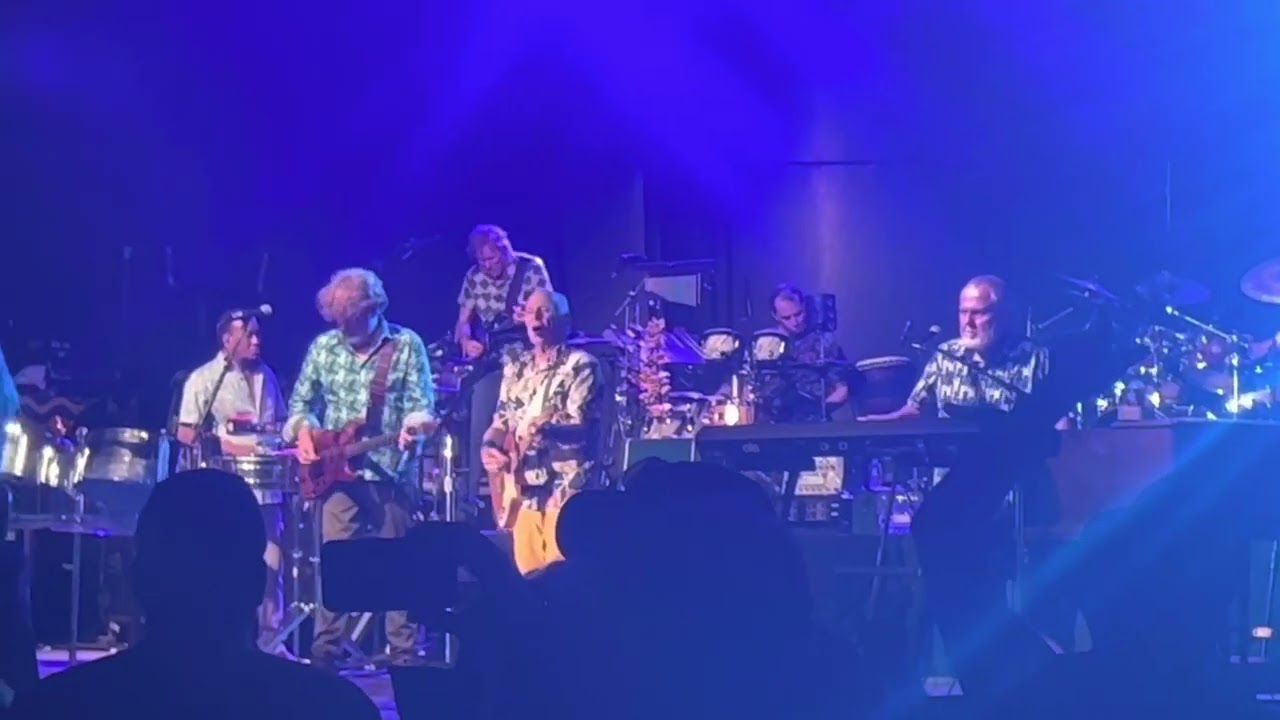 Woman Going Crazy on Caroline Street - Jimmy Buffett Live Key West 2/09/23
