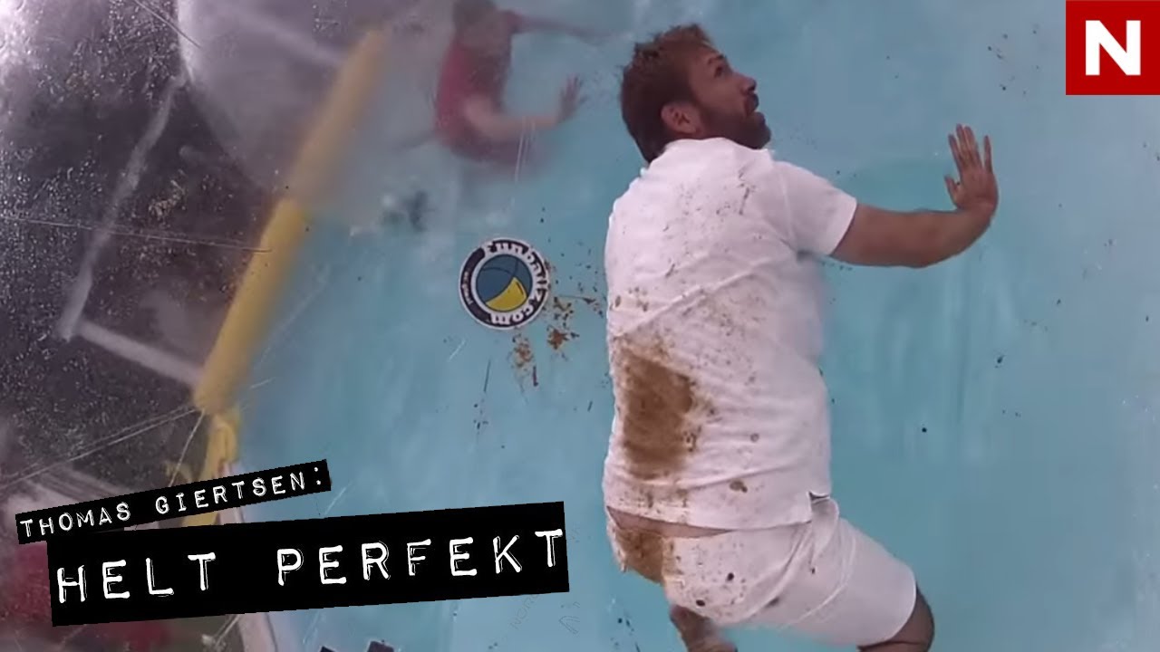 Norwegian comedian gets the runs in the pool (English subtitles) | Helt Perfekt | discovery+ Norge