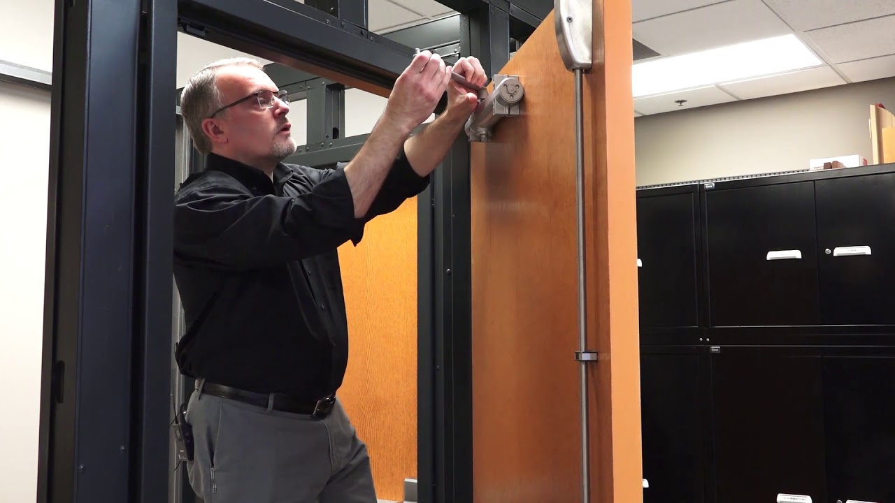 STANLEY D-4550 Door Closer Parallel Arm Installation