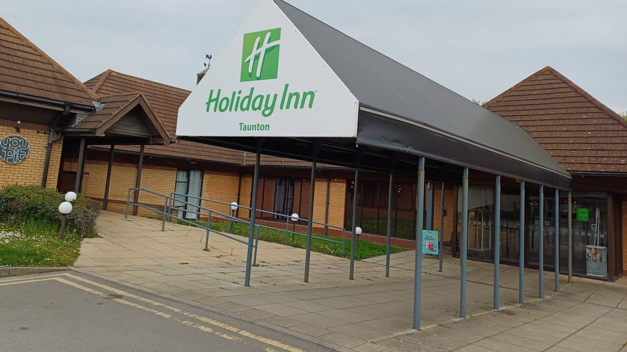 RUN DOWN HOTEL ROOMS (HOILDAY INN)