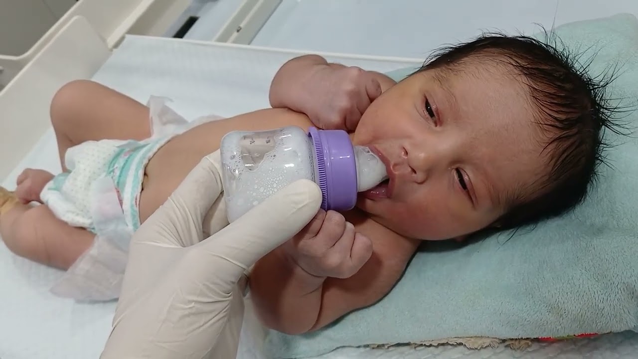 🚨 ШОКИРУЮЩИЙ момент кормления, снятый на камеру! 🍼👶 | Советы, которые стоит посмотреть родителям ...