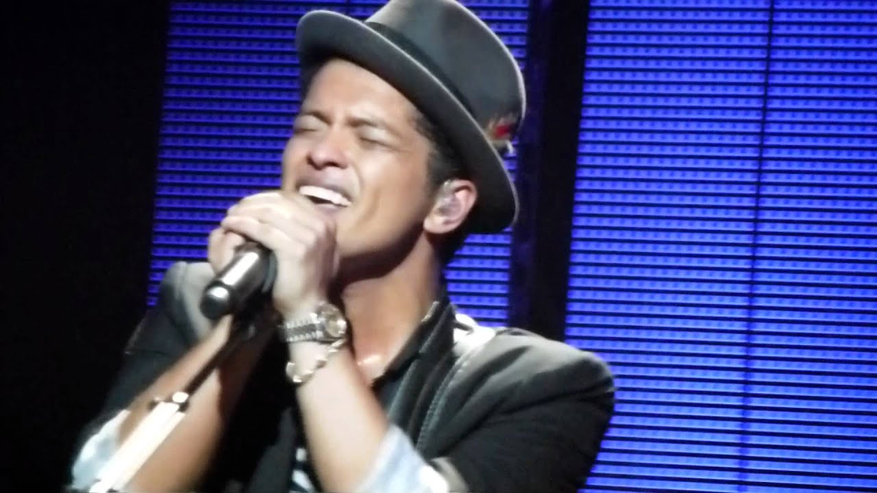BRUNO MARS - Live (HD) Brixton Academy - Nothing On You 23/10/11
