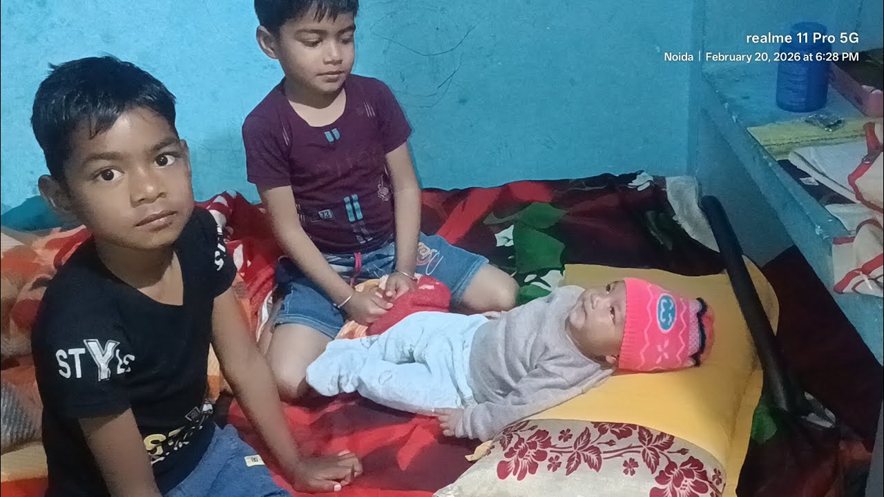 Aaj sufiyan Babu Saif Ali ko diaper bhi banaya aur point bhi tanha raha hai jo ki usko mana kar 