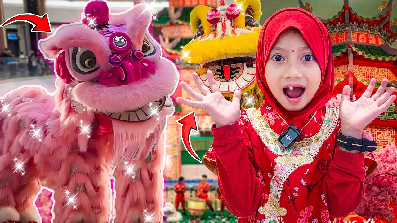 AQILA NONTON PERTUNJUKAN BARONGSAI