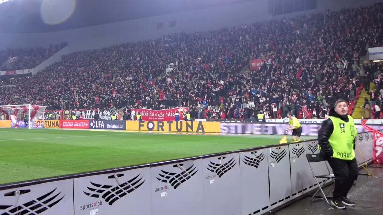 Tribuna Sever: SK Slavia Praha vs FK Jablonec
