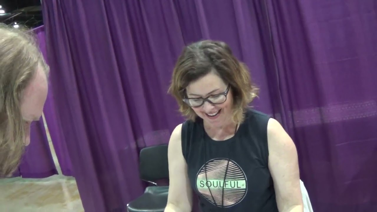 Luci Christian Autograph & Voice Request (Anime Midwest 2018)
