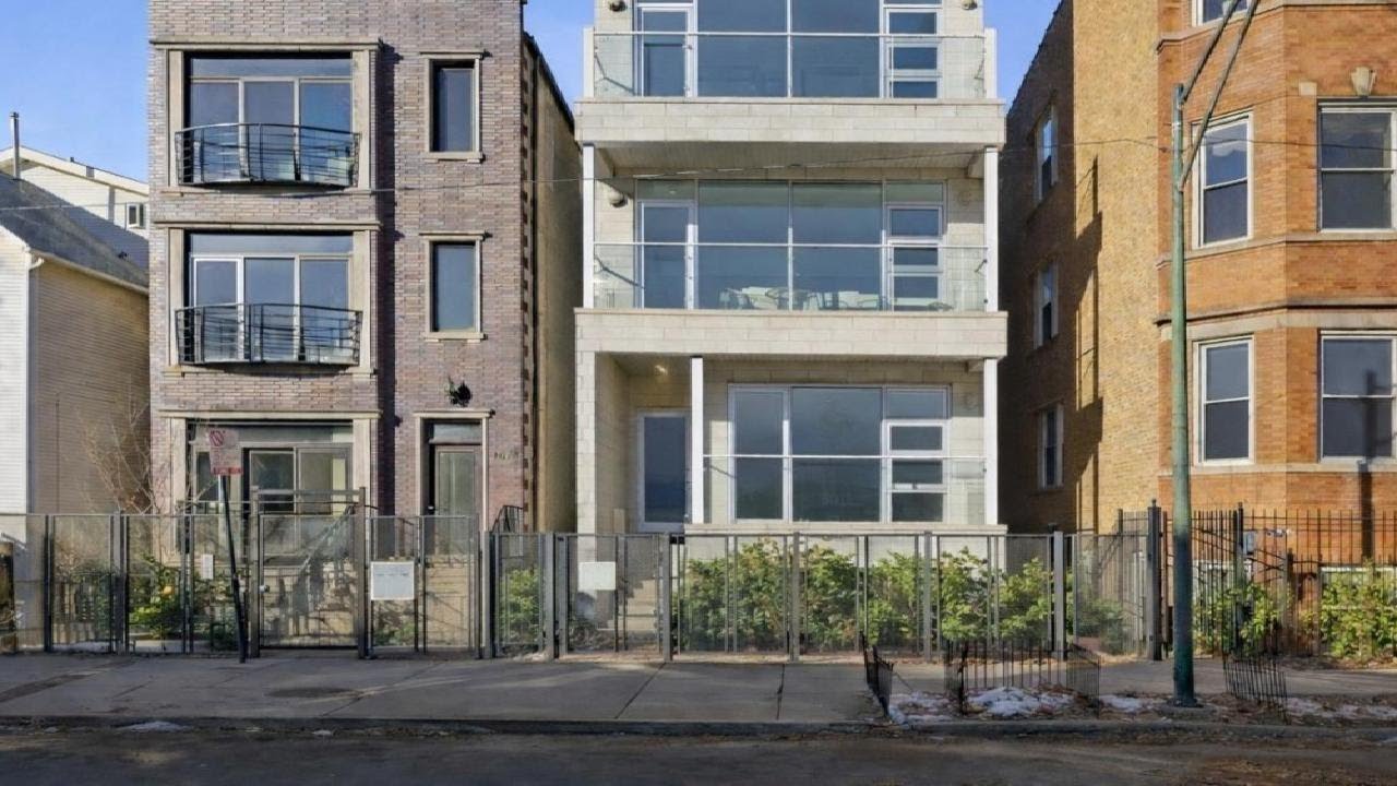 1076 N Marshfield Avenue unit: 2, Chicago, IL Presented by Ayoub Drissi.