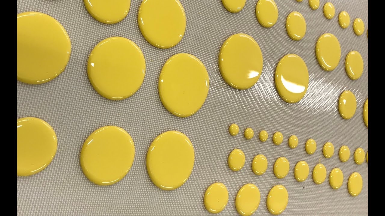 Pastilles en sucre coul&eacute;