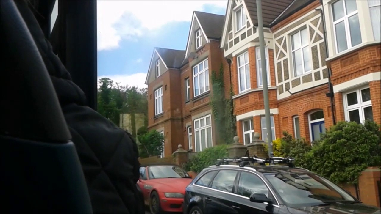 Very poorly slow Enviro200 hill climb | Arriva London South ENS24 LJ12BYM | 410