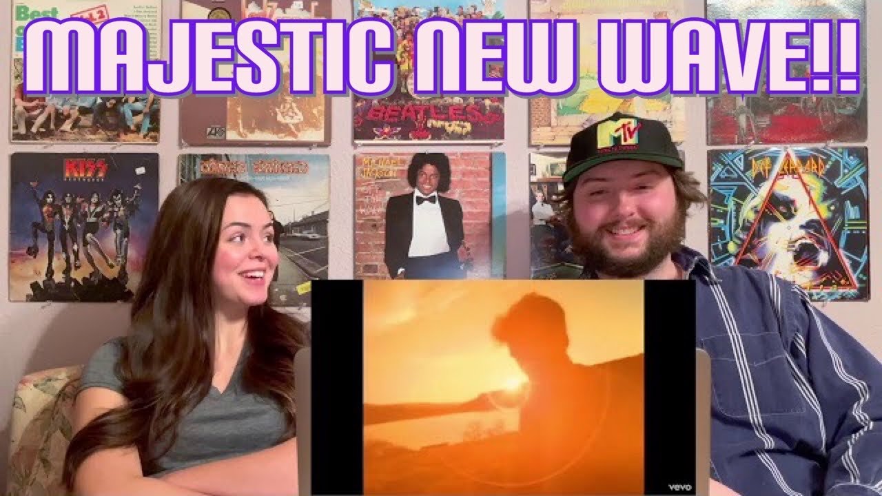 SIMPLE MINDS- ALIVE AND KICKING- REACTION ( WE MIGHT HAVE TO FIGHT OVER THIS ONE!)