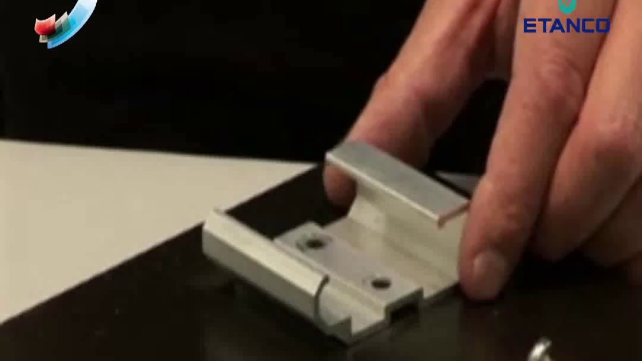 Pose de système invisible: Structure pour panneaux HPL