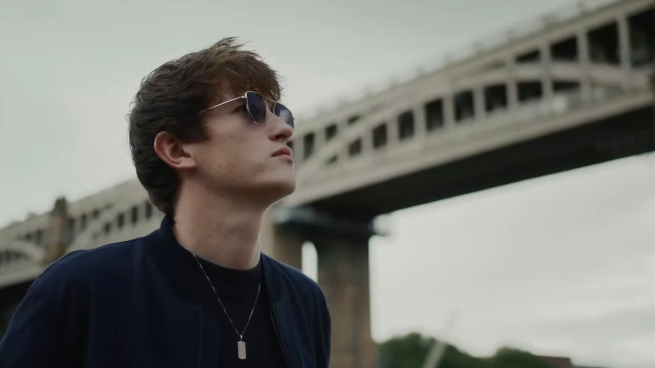 Andrew Cushin - Waiting For The Rain (Official Video)