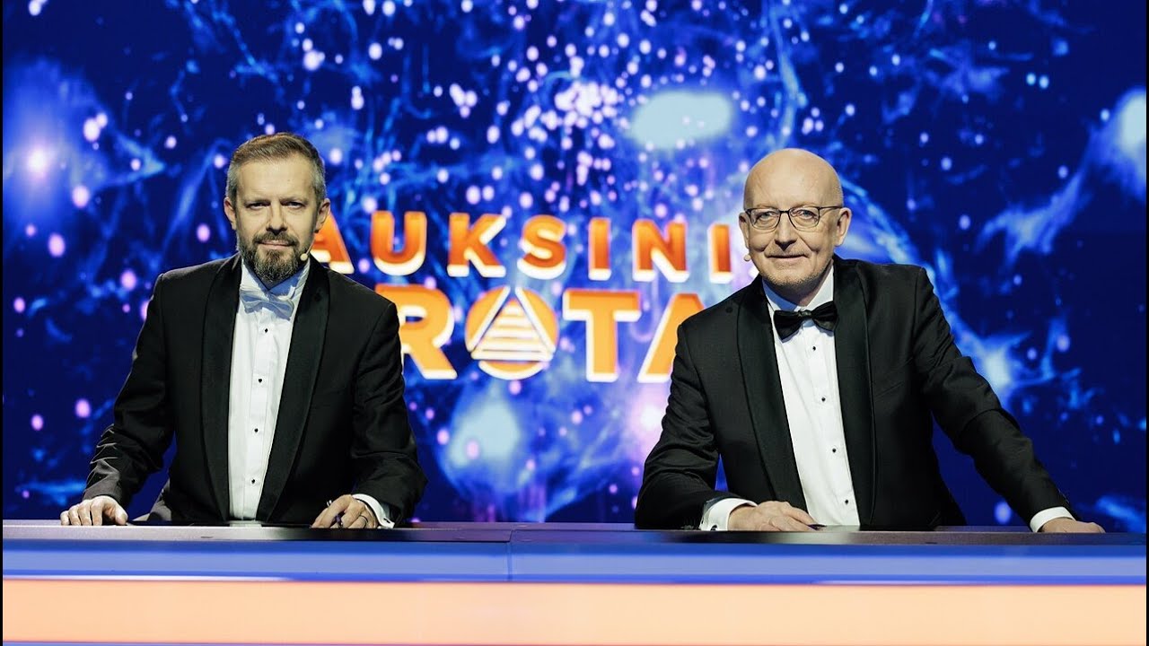 Kiek rodyklių yra kelio ženkle „eismas ratu“?
