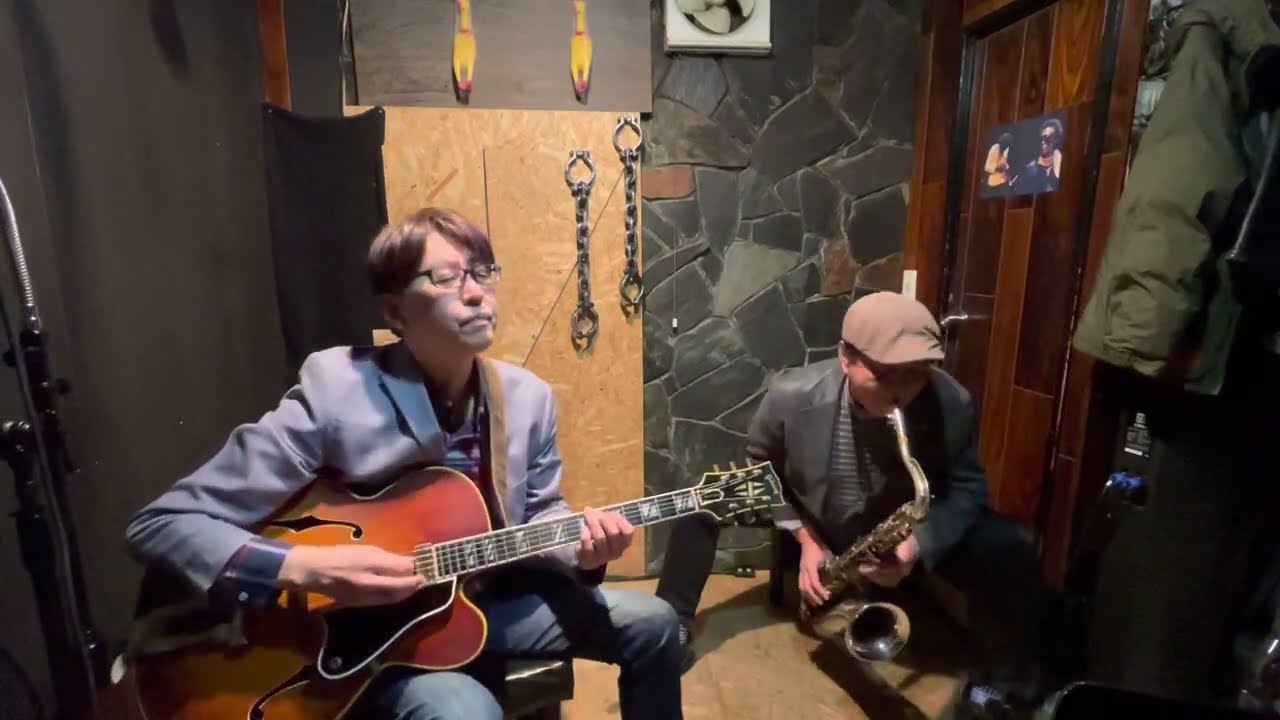 Polka Dots  And Moonbeams「ポルカドッツアンドムーンビームス」(TS)安保 徹 Toru Anbo (G)加藤 泉 Izumi Kato. Live at BIG RIVER