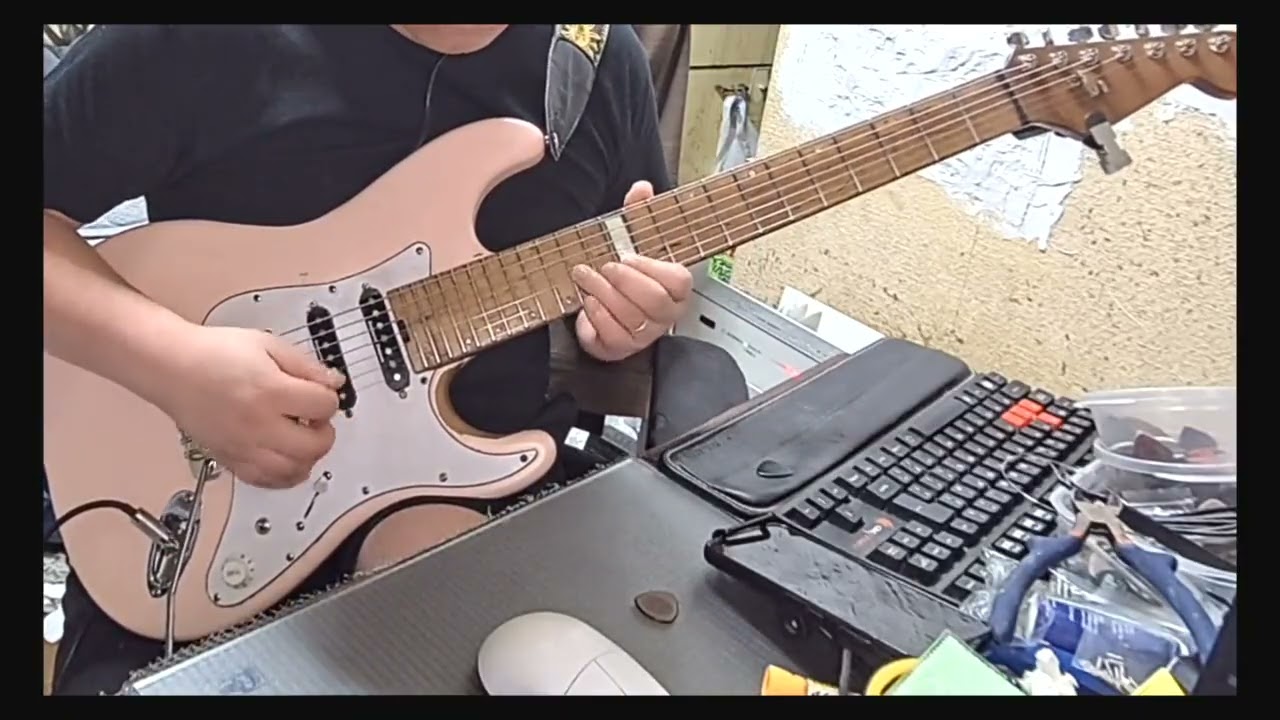 リアルでキャビネットをたくさん置いてもイメージ的に自分の音しか聞こえなくて困りそう。見た目の迫力は凄い