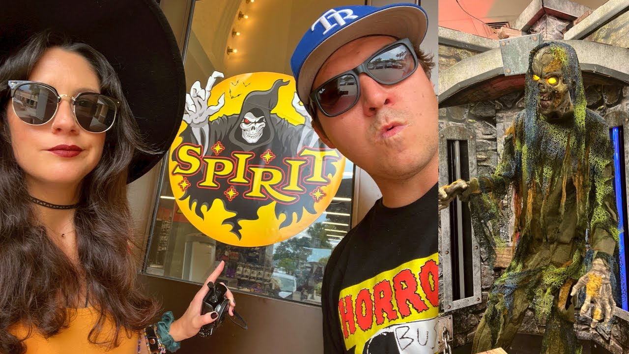 Spirit Halloween is Finally OPEN!!!🎃 Costumes, Animatronics, & Tons of Spooky Decor!👻