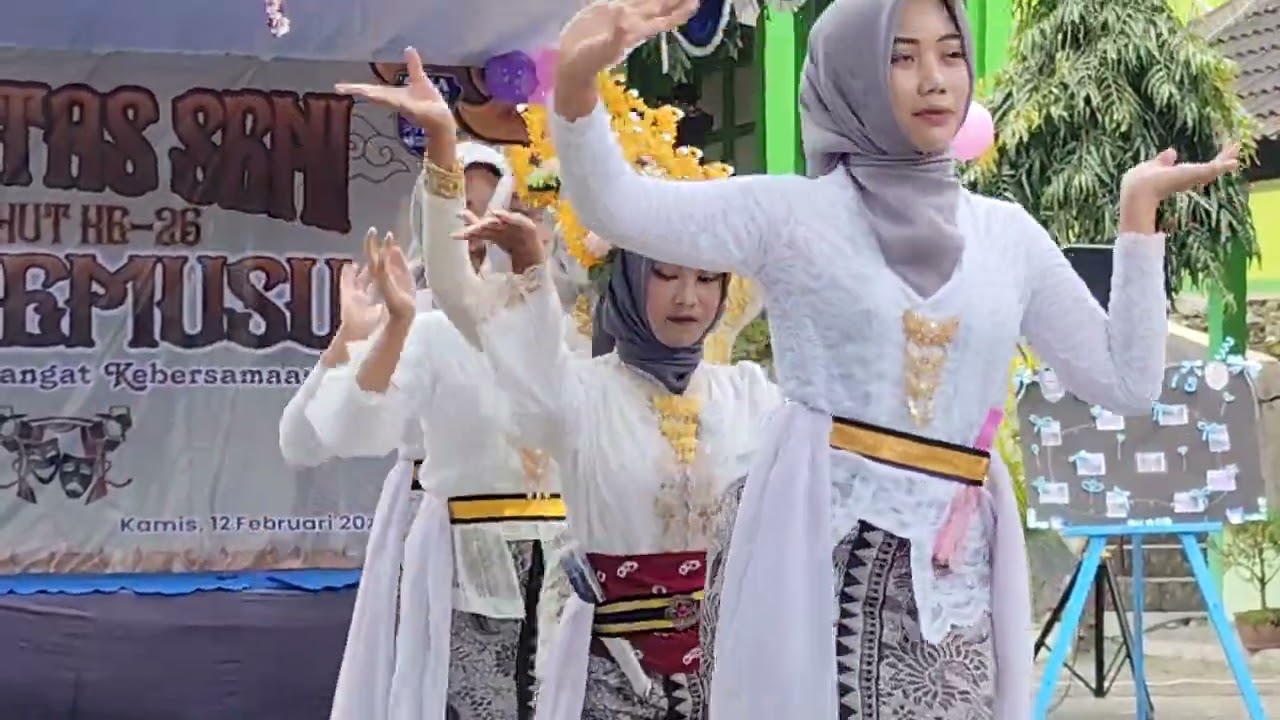 Tari kreasi baru Smanik