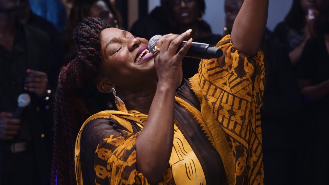 𝑴𝑨𝑹𝑰𝑵𝑨 𝑲𝑶𝑼𝑨𝑺𝑺𝑰 & Living Gospel - Il est puissant (ACN EP4)