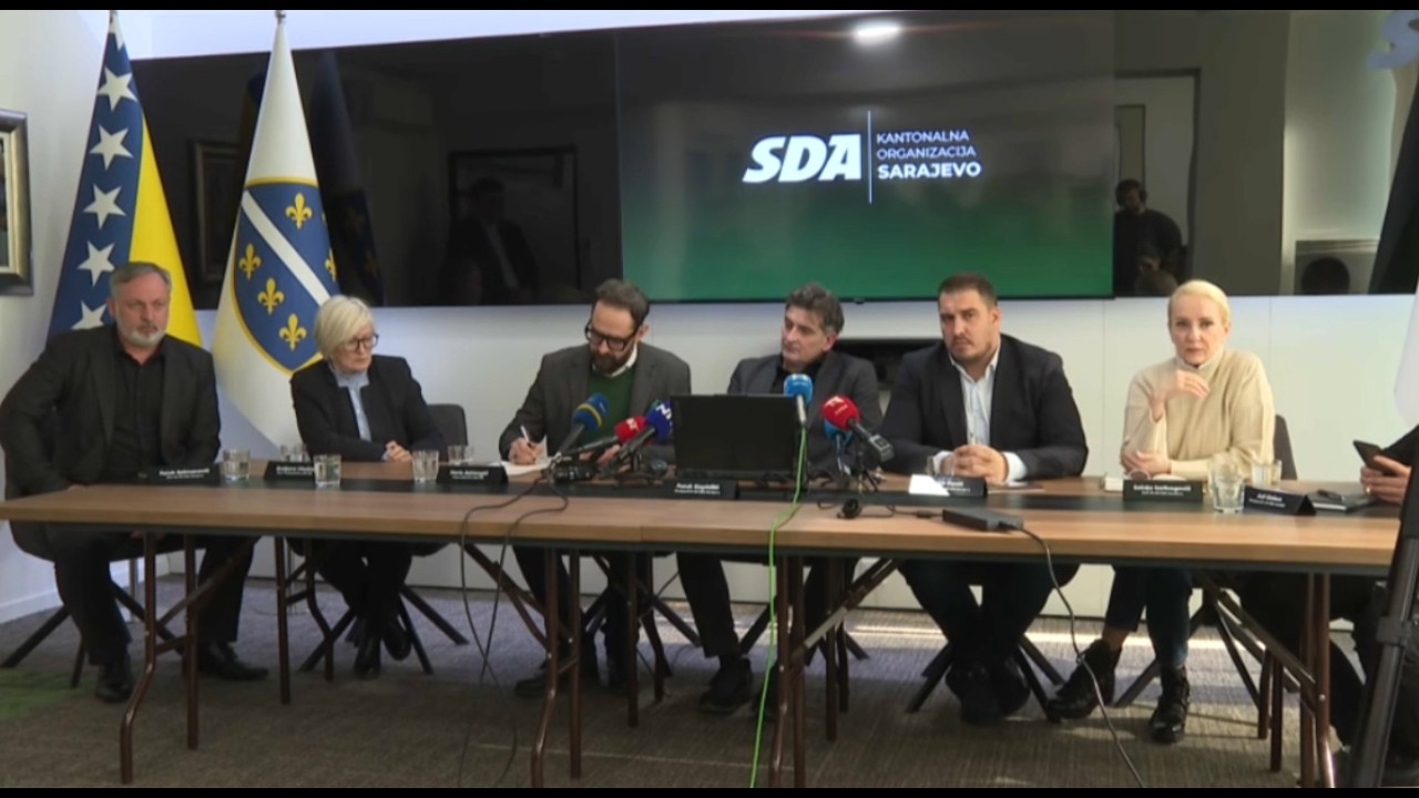 Optužbe SDA ka Trojci: „Korupcija je eksplodirala, ministri s kupljenim diplomama postali eksperti“