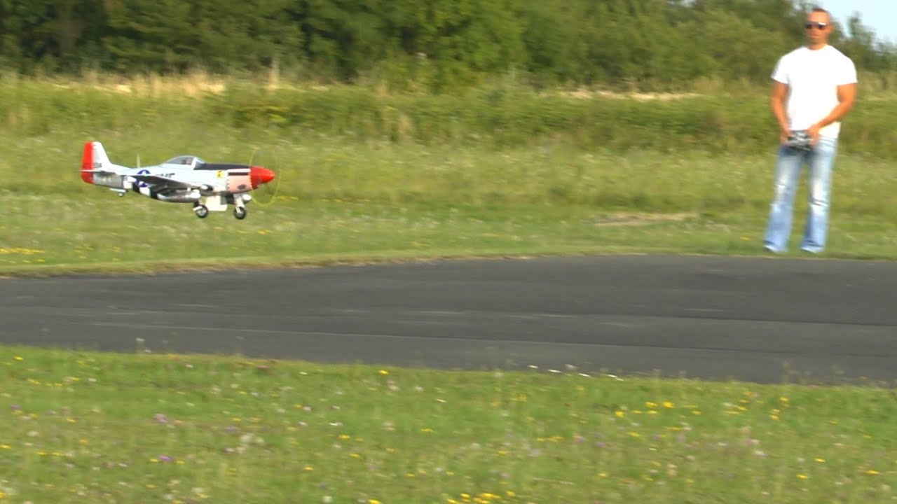 FMS P-51 Mustang 1450mm - Landings