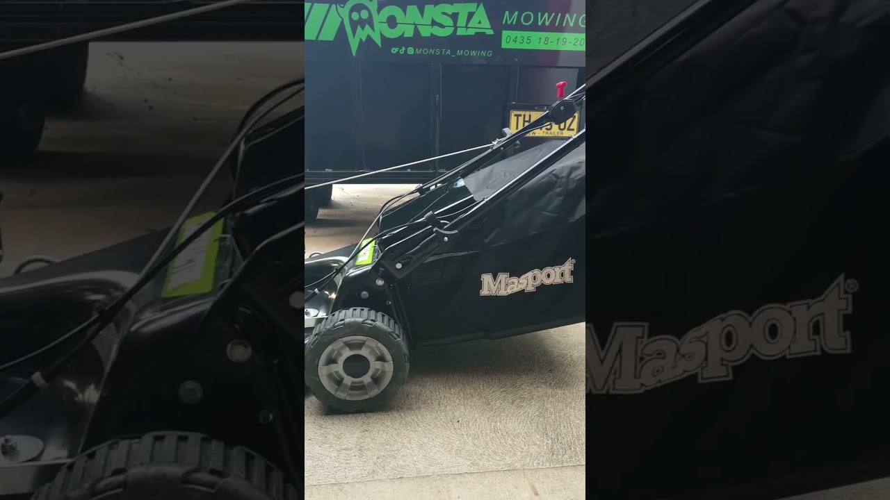 Masport Contractor ST S21 with Honda GXV160 and blade brake