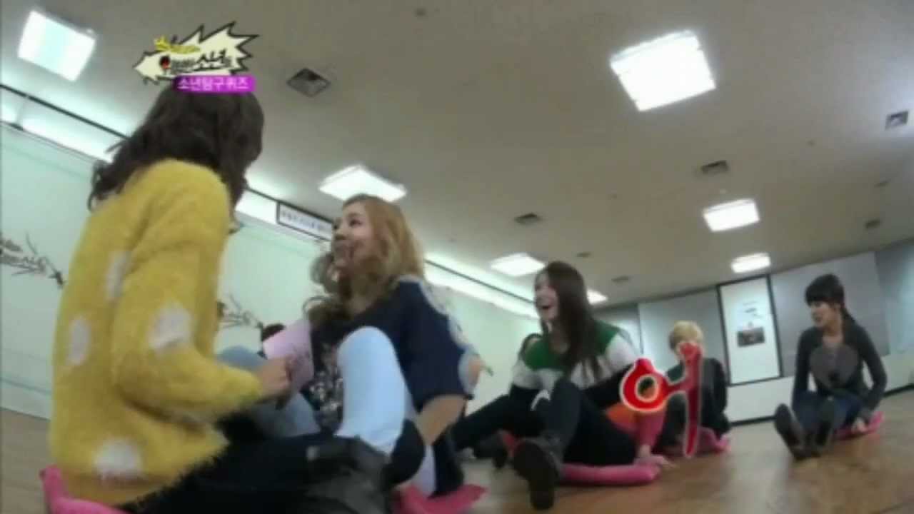120122 SNSD - Name the 5 boys Game!