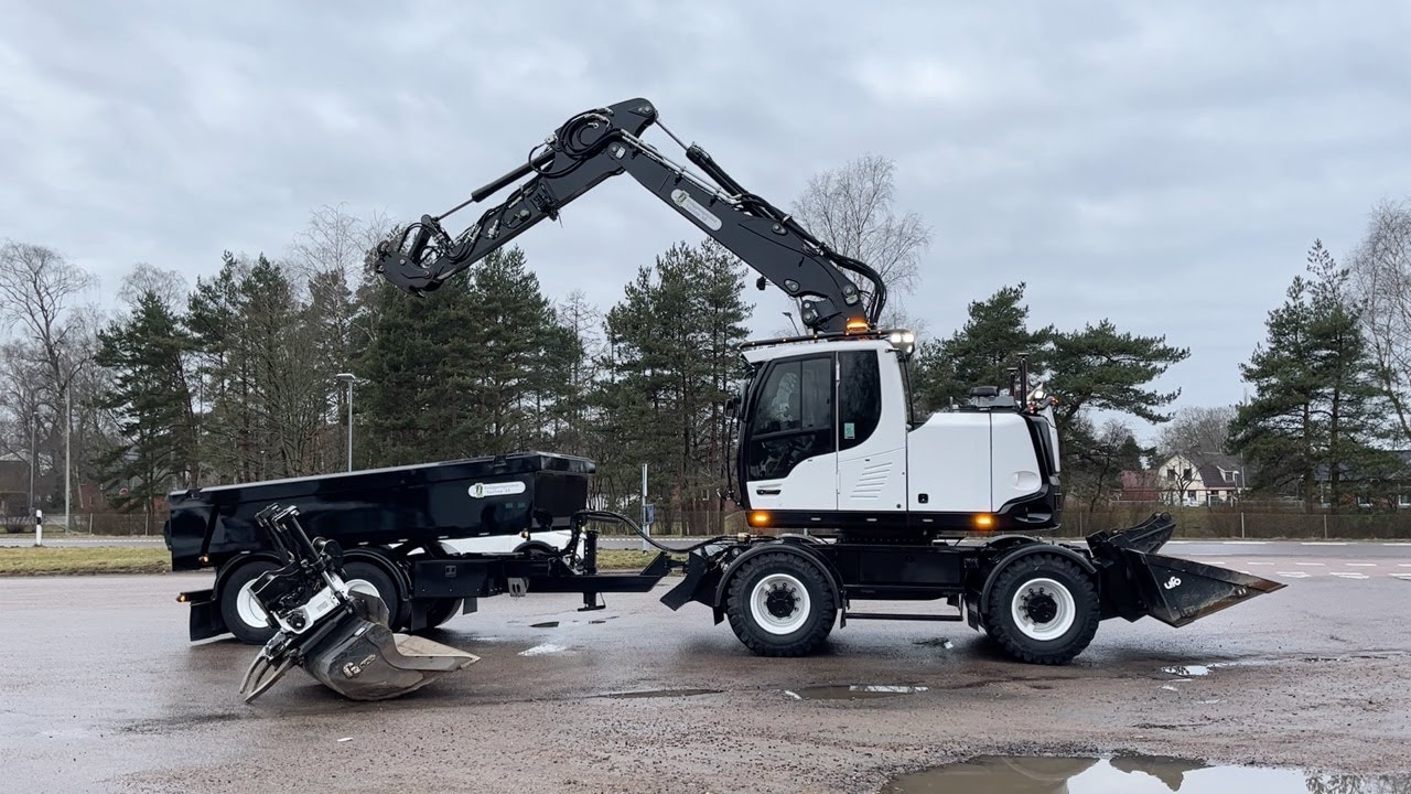 Köp Hjulgrävare Liebherr A 916 Compact Litronic GPS Vagn 9 redskap på Klaravik