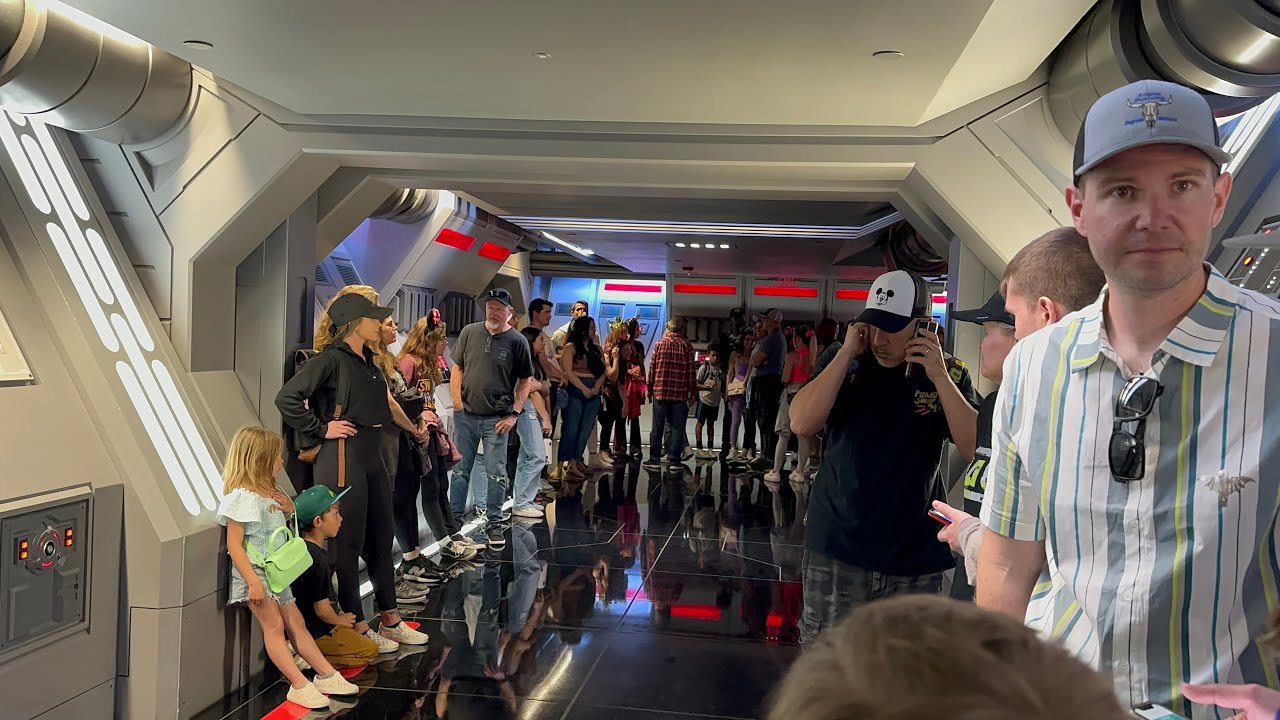 Rise of the Resistance (Disneyland version) breaks down in the Interrogation Room