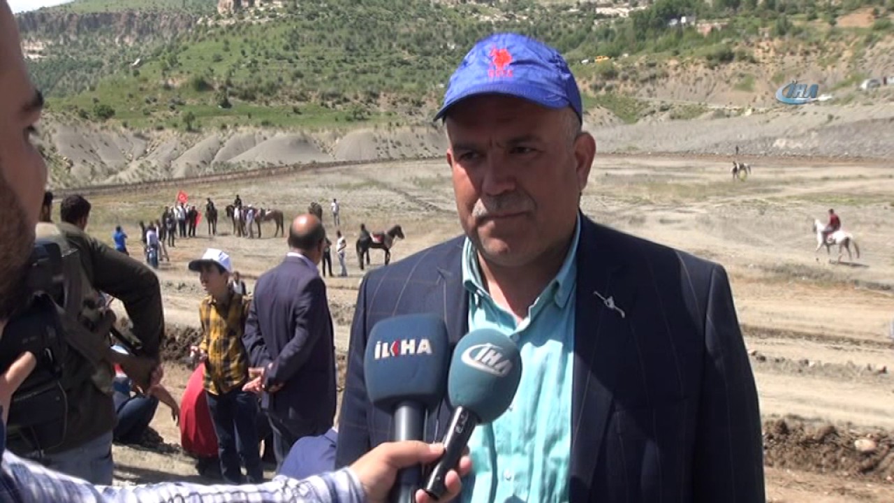 Rahvan Atları Yarışı Renkli Görüntülere Sahne Oldu