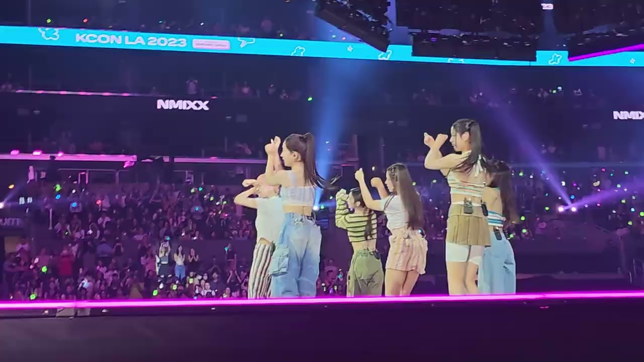 [KCON LA 2023] NMIXX - PARTY O'CLOCK