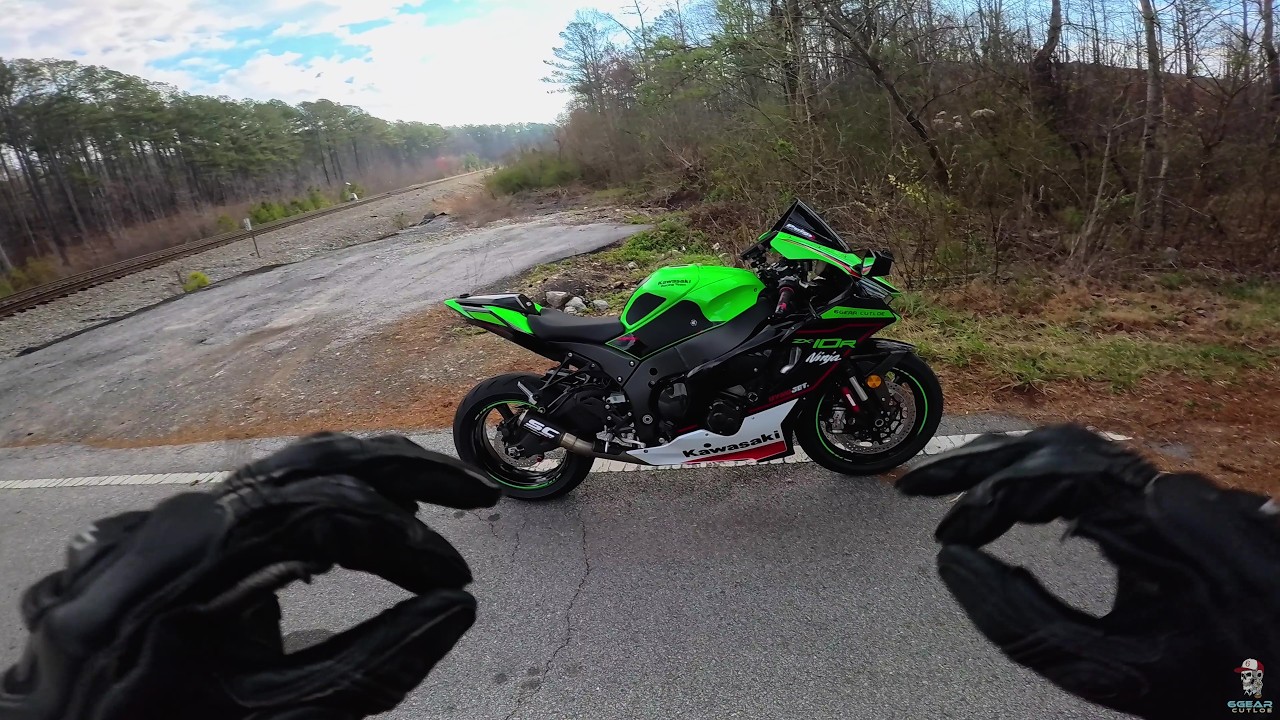 Before Riding Fast In Corners, Make Sure You're Doing This