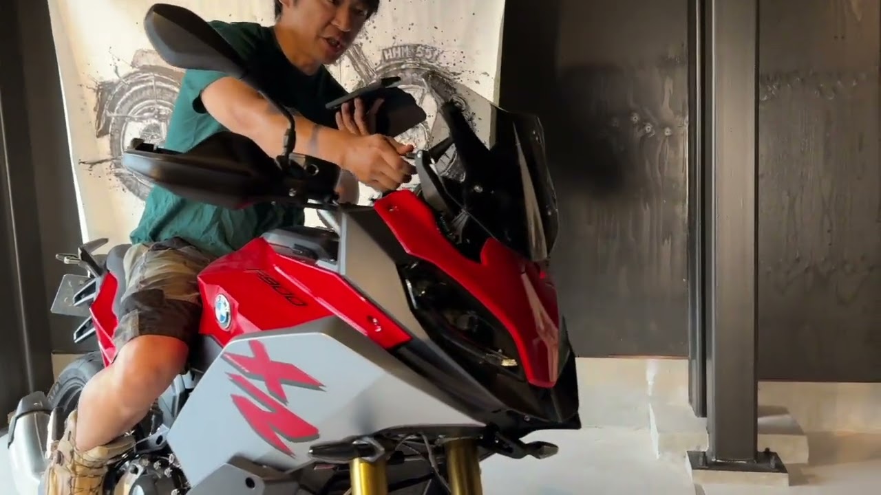 BMW F900XR「変態的エアロに進化したFシリーズに垂涎」