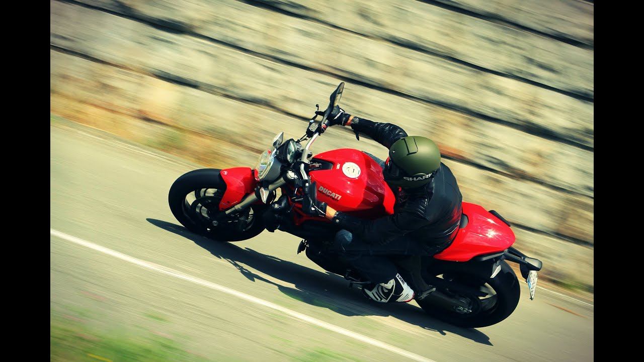 DUCATI MONSTER 821, la prova di MotorBox