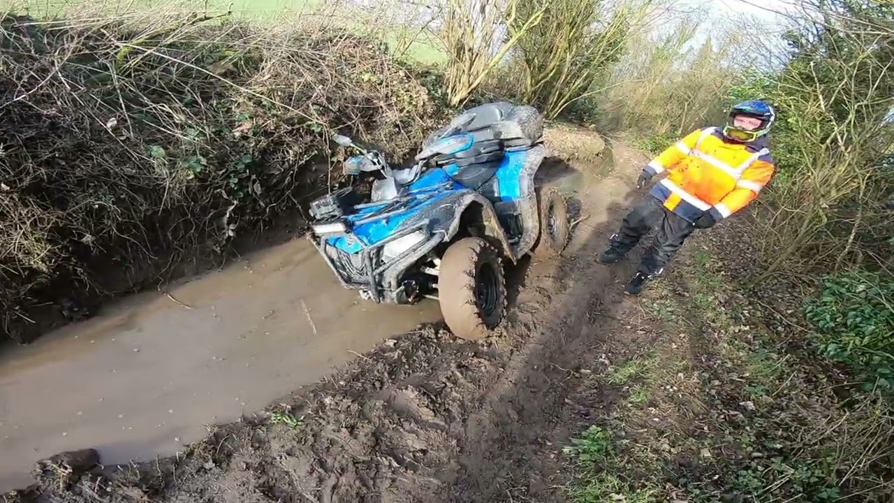 A la base on allait juste mettre de l'essence et c'est parti en Coui... #pourtoi #offroad #cfmoto