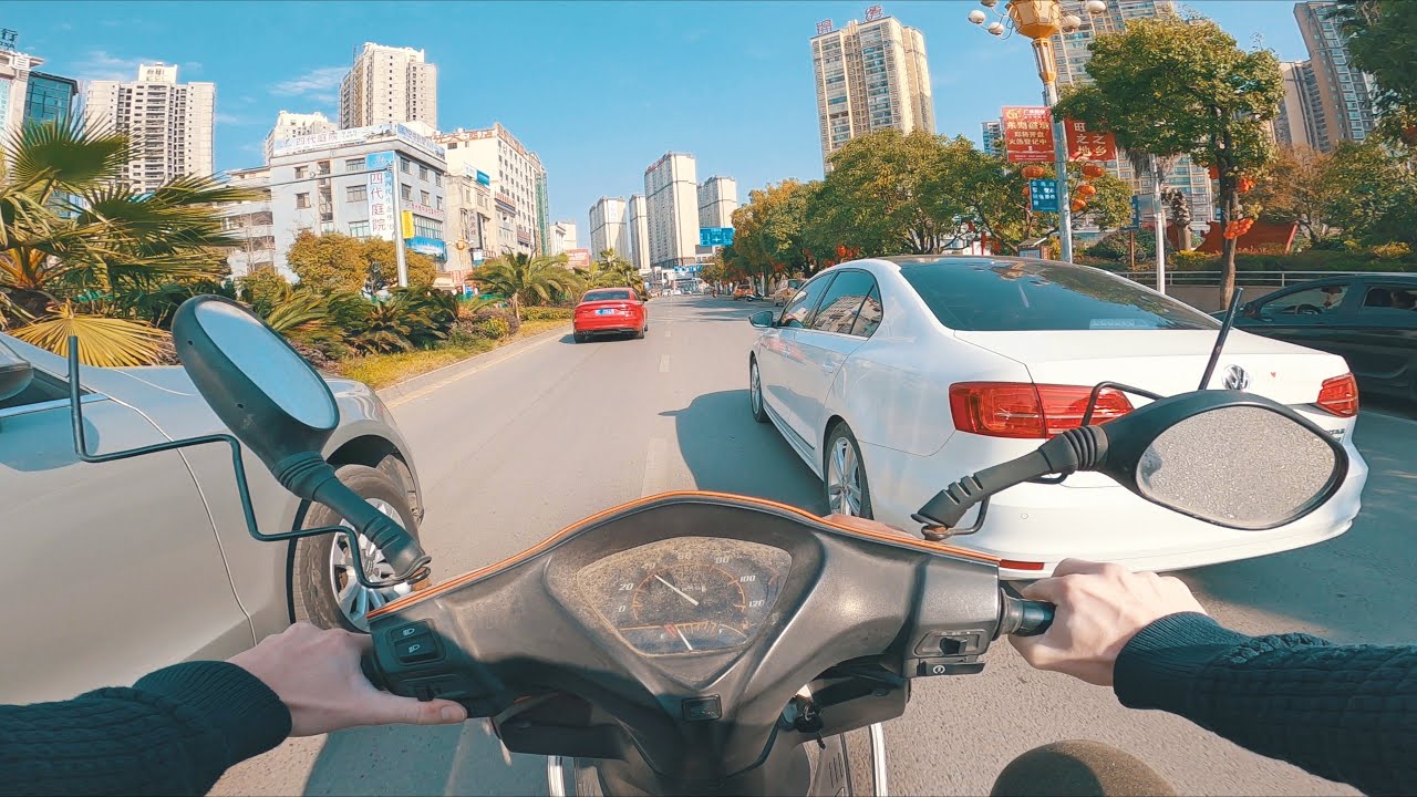 Mad Moped 🛵 Riding Through the Streets of China 📸 GoPro HERO8