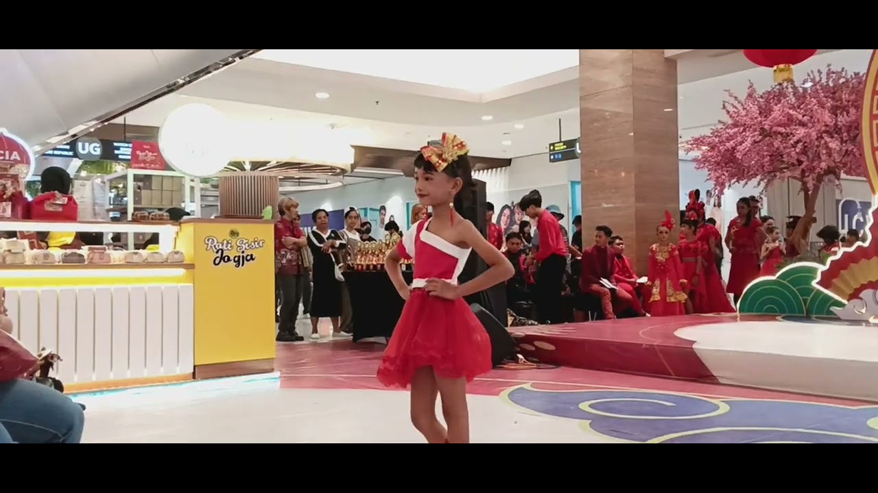 Perform Runway Bajuku Klambi || Fashion Show Lunar Of Love